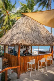 REEF ON THE WATER - Restaurant