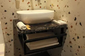 Jaipur Qila - A Boutique Hotel and Rooftop Cafe - Bathroom