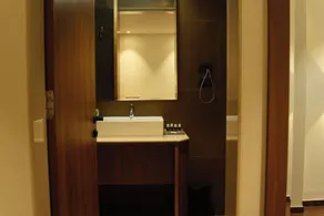 Sunstone Suites - Bathroom