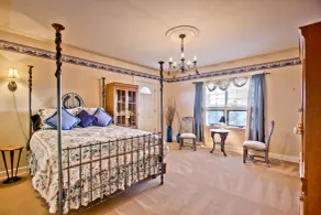 Ghost Lake Manor House - Camera