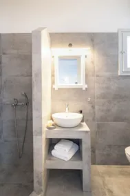 Vrachia Studios & Apartments - Bathroom