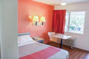 Motel 6-Ukiah, CA - Chambre