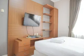 Comfort and Simply Look 1BR at Bellezza Apartment By Travelio - Værelse