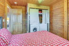Waterfront Camp on Long Lake w/ Trail Access! - Intérieur