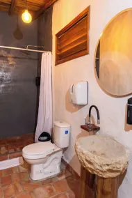 Traveler Hostel - Bathroom