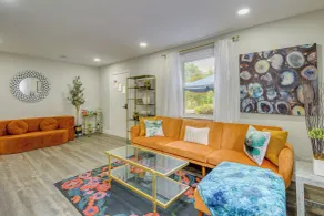 'the Red Door' Stylish Family Home in Falls Church - Innenbereich