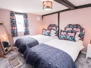 Battel Hall Cottage - Chambre