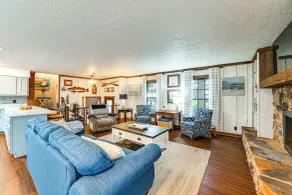 Steps to Shore: Group Getaway on Kentucky Lake! - Interiör