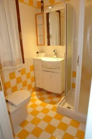 Perfect Holiday Home With Fenced Garden in Lignano Pineta - Badeværelse