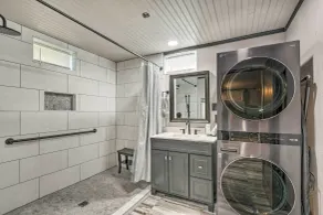 Modern Central Apartment w/ BBQ Patio & Yard! - Bathroom