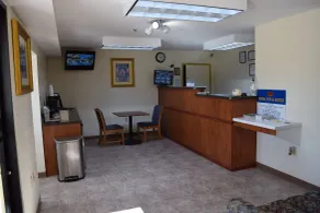 Royal Inn & Suites - Hall