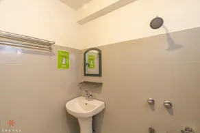 Zostel Old Manali - Bathroom