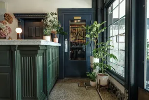 MarQueen Hotel - NEWLY RENOVATED - Restaurant