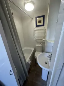 West Rocks Hotel - Bathroom