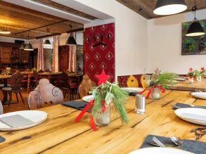 GRETI - Alpine Boutique Hotel mit Alpentherme Eintritt, reichhaltigem Frühstück, Sauna - Restaurant