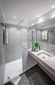 LOGINN Hotel Berlin Airport - Salle de bain