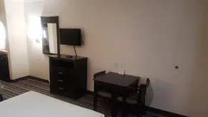Red Roof Inn & Suites Houston – Humble/IAH Airport - Chambre