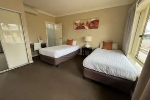 Sundowner Motel Hotel - Habitación