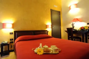 B&B Muro Torto Cairoli - Struttura sanificata giornalmente con prodotti specifici conformi al Decalogo del Ministero Salute - Personale sottoposto a test sierologico periodicamente - Room