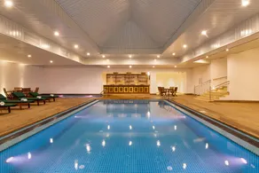 Araliya Red - Budget friendly Hotel- Where you find stunning 360 panoramic view of Nuwara Eliya - Piscine