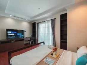 Spacious And Modern Look 3Br Bellezza Apartment - Værelse
