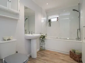 Sea Glass Lodge - Bathroom
