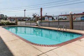 Comfort Inn & Suites Hamilton Place - Piscine