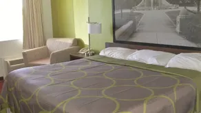 Super 8 by Wyndham Lafayette - Chambre