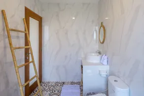 Kasmaran Bali Guest House - Bathroom