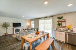< 1 Mi to Lake Hartwell! Home w/ Pet-friendly Yard - Intérieur