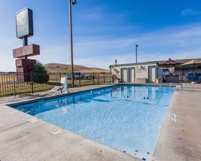 Quality Inn & Suites Goldendale - Pool
