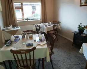 Valley Lodge Room Only Guest House - Restaurant