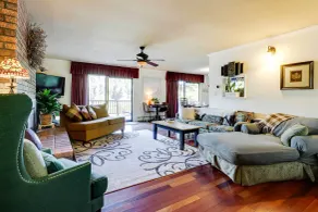 Tasteful Home w/ Stunning River & Valley View - Interiör