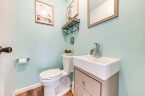 Crest Hill Home Near Golf ~ 3 Mi to Joliet! - Badrum