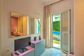 Sea Breeze Corner ,cozy Flat Neat the Beach - Rom