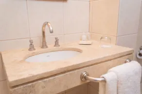 Kenton Palace Bariloche - Baño