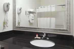 Super 8 by Wyndham Bowling Green North - Chambre