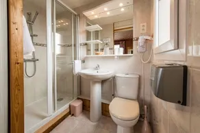 Hôtel Le Grand Truc - Baño