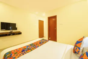 FabHotel VK's Gandimaisamma - Nr. Mahindra University - Rom