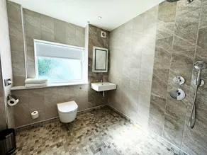 The Fig Tree Shanklin - Bathroom