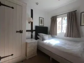 The George Hotel - Room