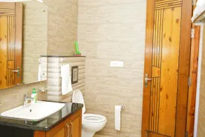 Hotel Chail Retreat-A Boutique Resort - Bathroom