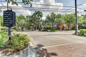 Charming Dtwn Retreat: 1 Mi to Ocean Springs Beach - Intérieur
