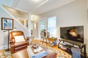 Trendy Chautauqua Lake Vacation Rental - Innenbereich