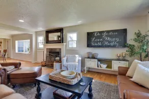 Three Springs Estate 7BR Retreat With Pond - Innvendig