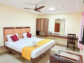 GSILVER SS HOTELS - BUSINESS CLASS ROOMS Near Tirupur Railway Station & Kadharpet - Rum