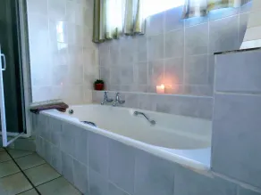 Wild Olive Cottage for 2 People in Wonderful Garden! - Bathroom