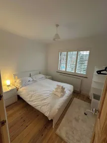 Stylish Happiness Home - Surrey - Chambre