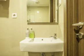 Collection O Hotel Pasar Baru Heritage - Bathroom