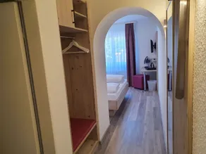 Hotel Neuenburger Hof - Værelse